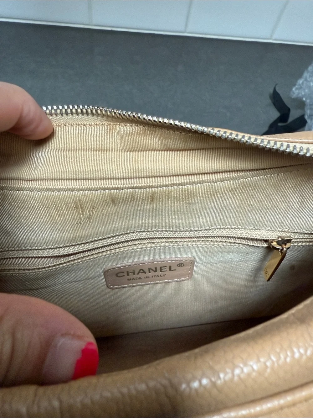 ❌sold❌CHANEL Caviar Beige Leather Hobo Bag Gold Hardware - Picture 10 of 14